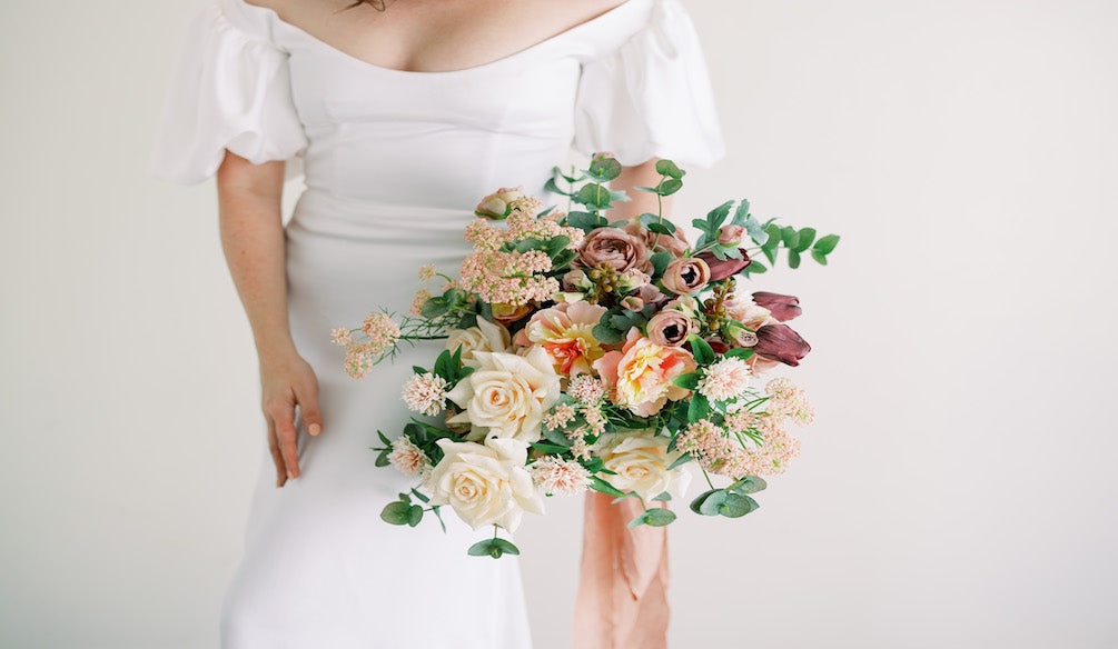 How to Tastefully Incorporate Artificial Flowers into Your Wedding