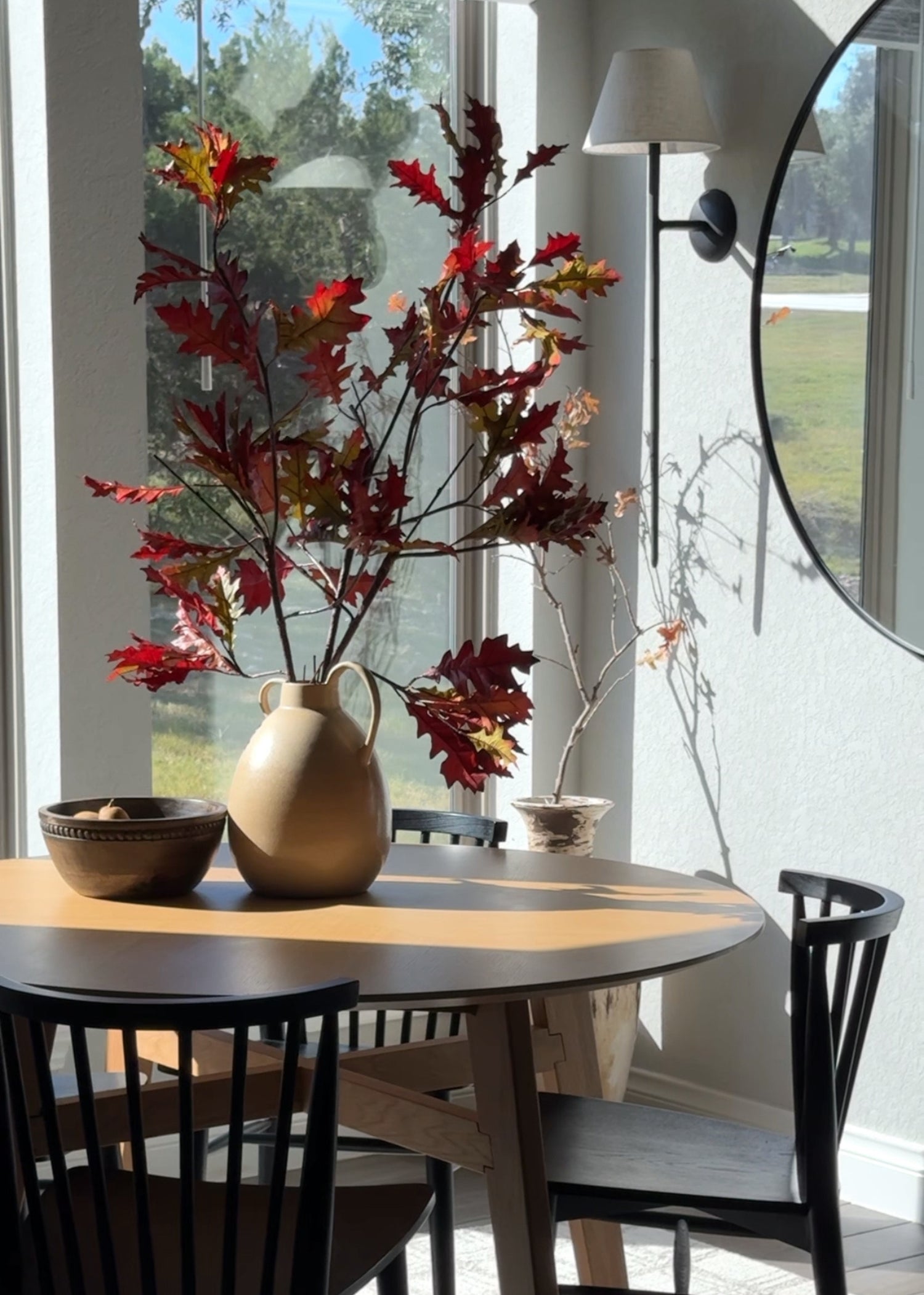 Video of Burgundy Oak Leaves in Kitchen